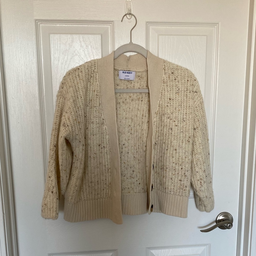 Cream Old Navy sweater. Size small petite.